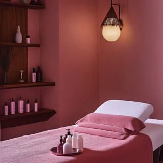 Góc chăm sóc da mặt tại spa trên Lookme